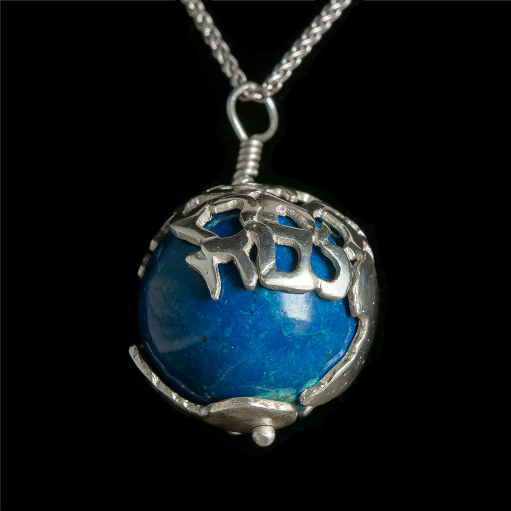 The whole world necklace